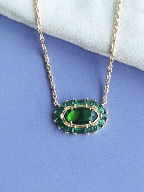 Kendra Scott Elisa Crystal Frame Kelly Green Illusion Gold Short Necklace